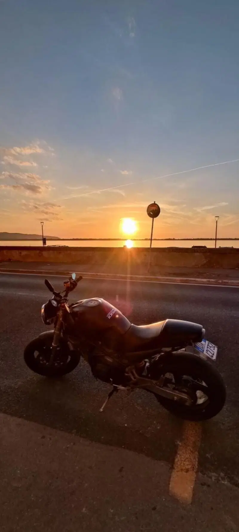 Ducati Monster 900 City Dark (1999 - 02) (2)