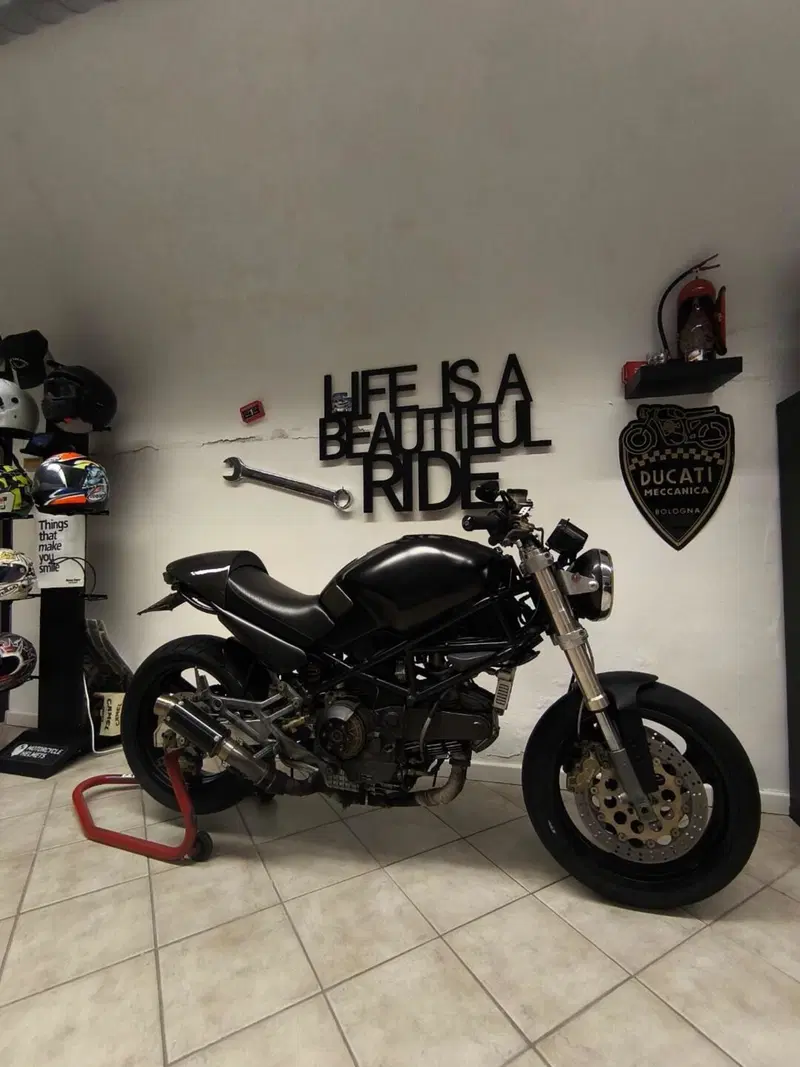 Ducati Monster 900 City Dark (1999 - 02) (7)