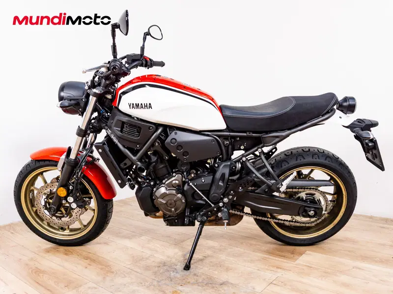 Yamaha XSR 700 (2021) (6)