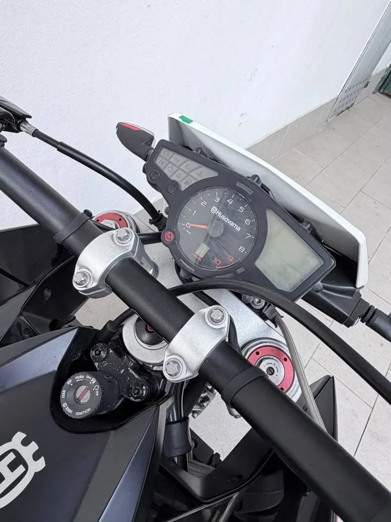 Husqvarna Nuda 900 R (2011 - 13) (2)