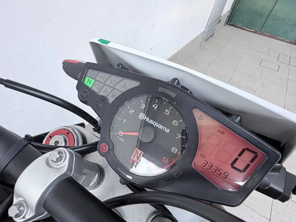 Husqvarna Nuda 900 R (2011 - 13) (3)