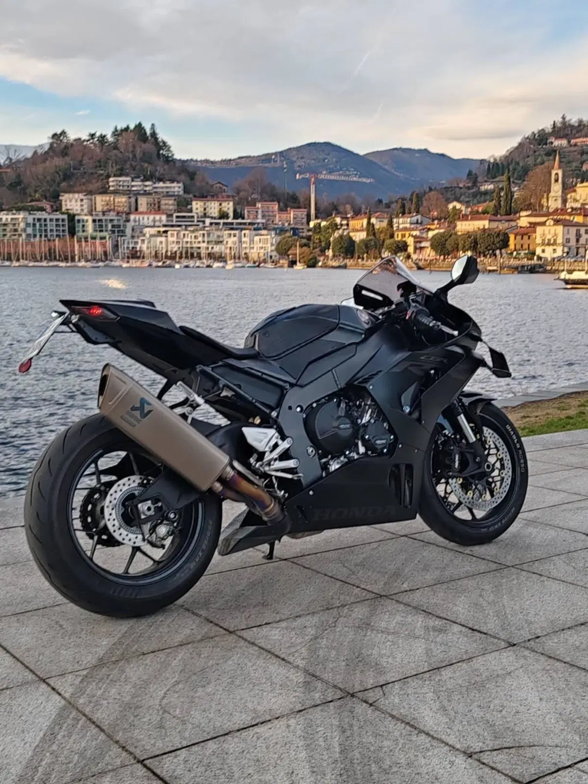 Honda CBR 1000 RR-R Fireblade (2020 - 21) (2)