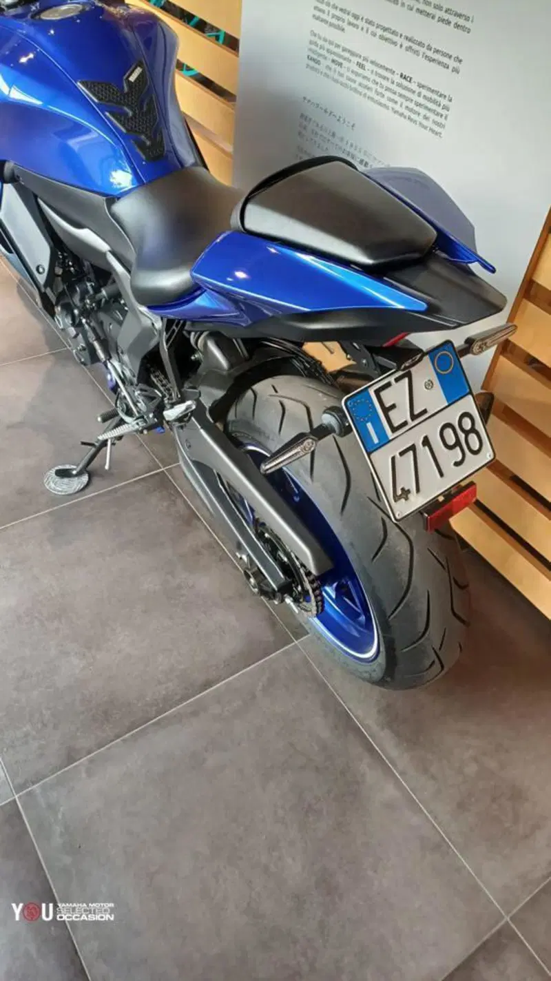 Yamaha YZF R7 (2021 - 25) (4)