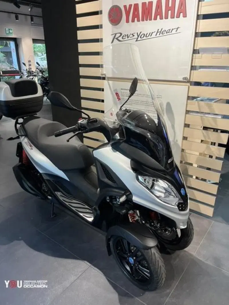 Piaggio MP3 300 ABS Hpe (2021 - 24) (4)