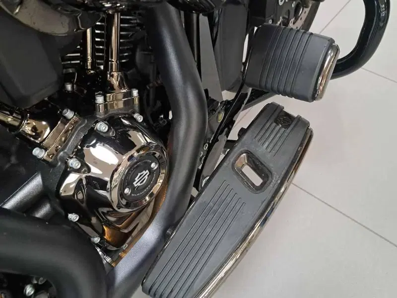 Harley-Davidson 117 Street Glide (2021) - FLHXSE (5)