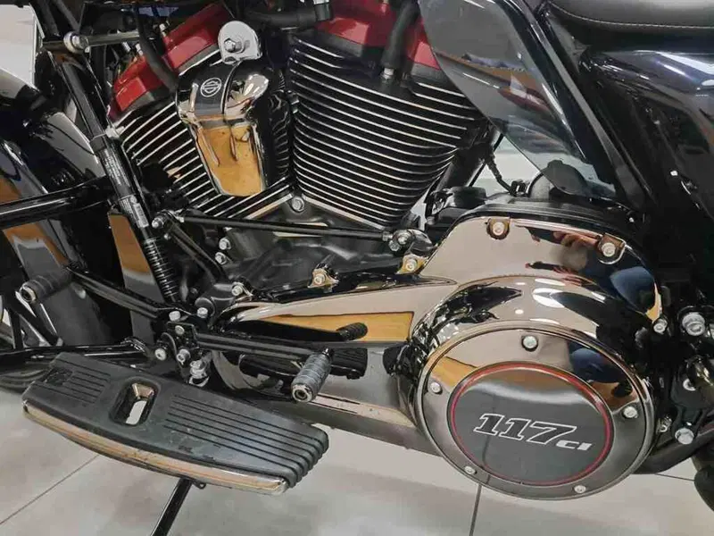 Harley-Davidson 117 Street Glide (2021) - FLHXSE (11)