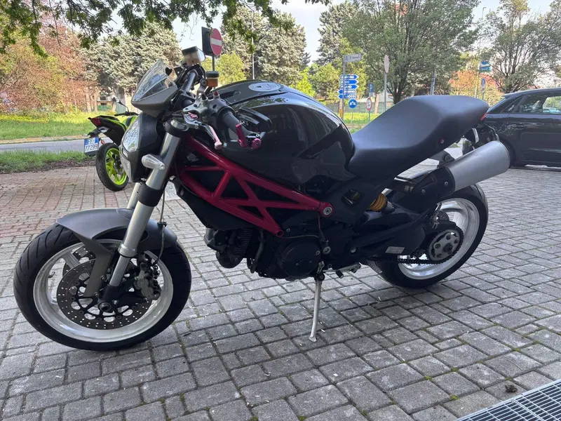 Ducati Monster 1100 (2009 -10) (2)