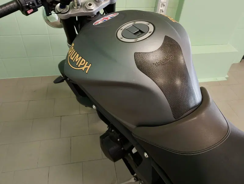 Triumph Street Triple R (2009 - 12) (7)