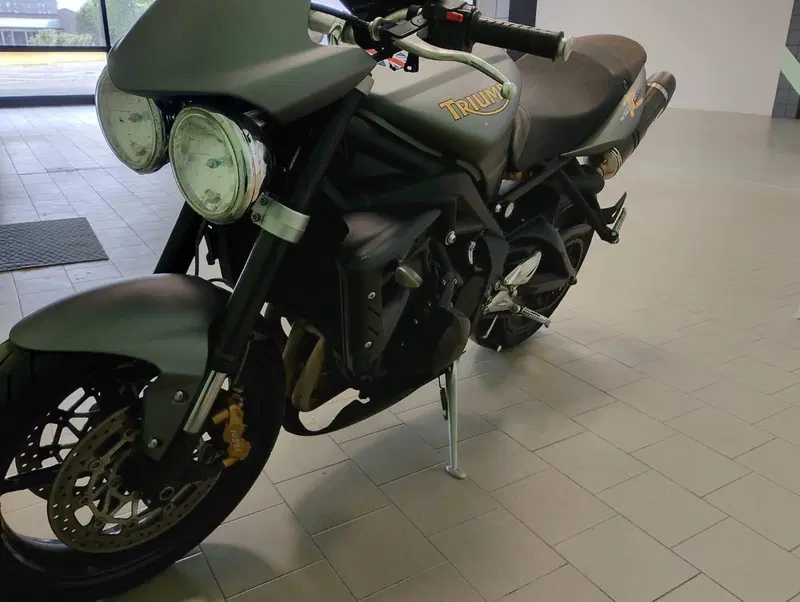 Triumph Street Triple R (2009 - 12) (8)
