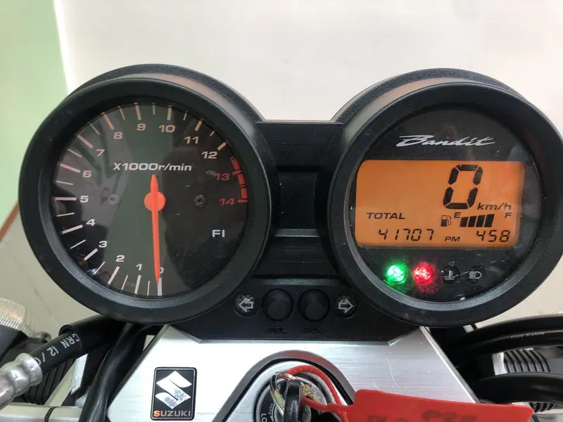 Suzuki GSF 650 Bandit (2006 - 11) (4)