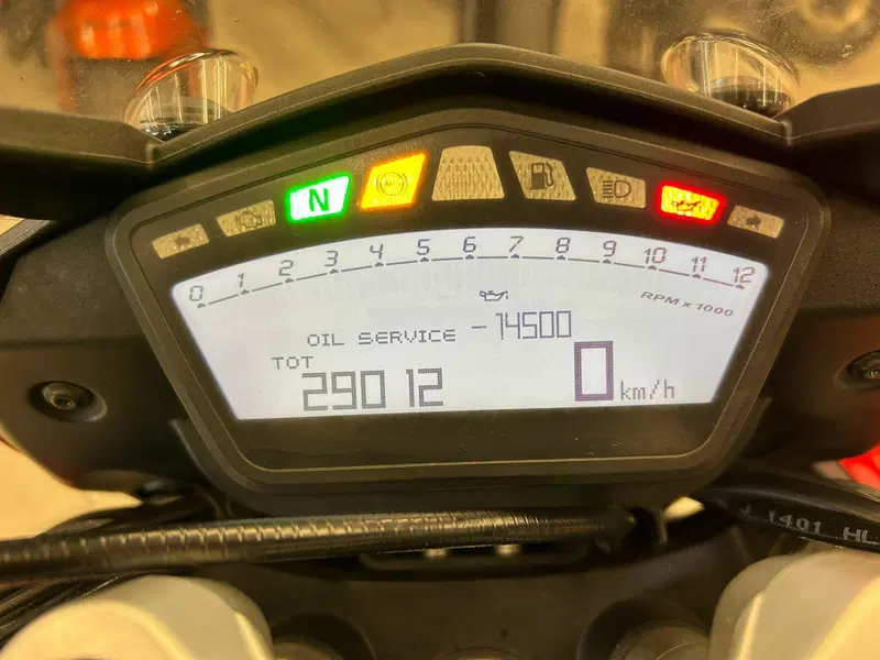 Ducati Hyperstrada 821 (2013 - 15) (9)