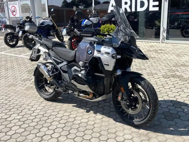 Bmw R 1300 GS Adventure Triple Black (2025 - 26) (3)
