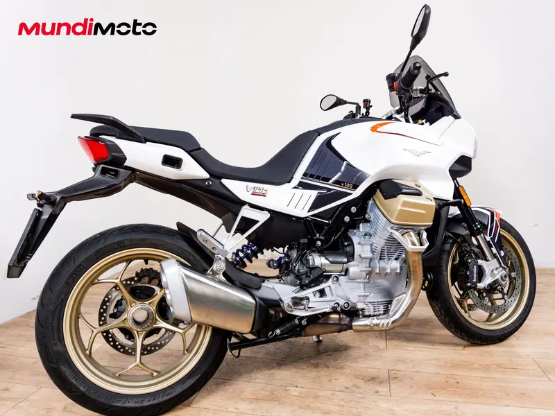 Moto Guzzi V100 Mandello (2022 - 24) (3)