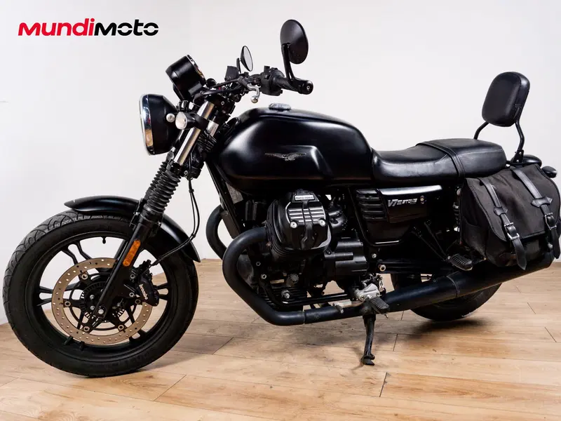 Moto Guzzi V7 III Stone (2017 - 20) (8)