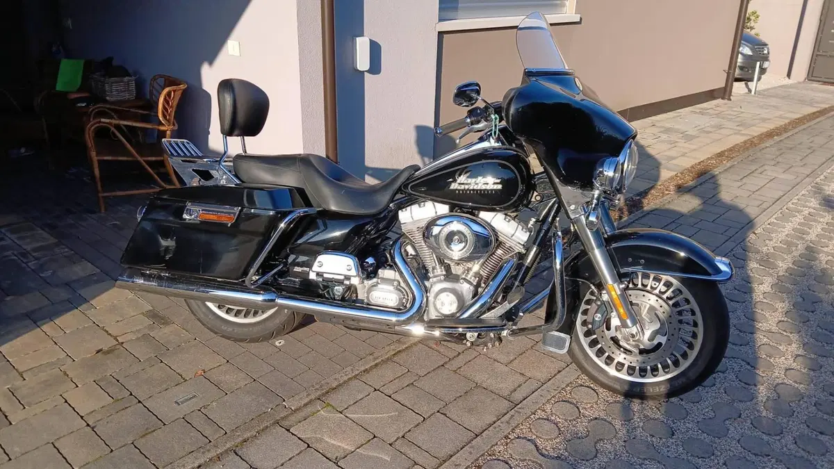 Harley-Davidson 1584 Electra Glide Standard (2008 - 10) - FLHT