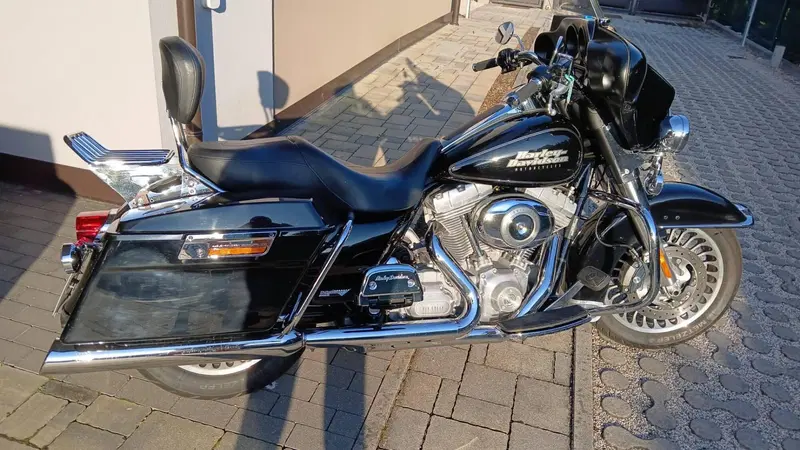 Harley-Davidson 1584 Electra Glide Standard (2008 - 10) - FLHT (2)