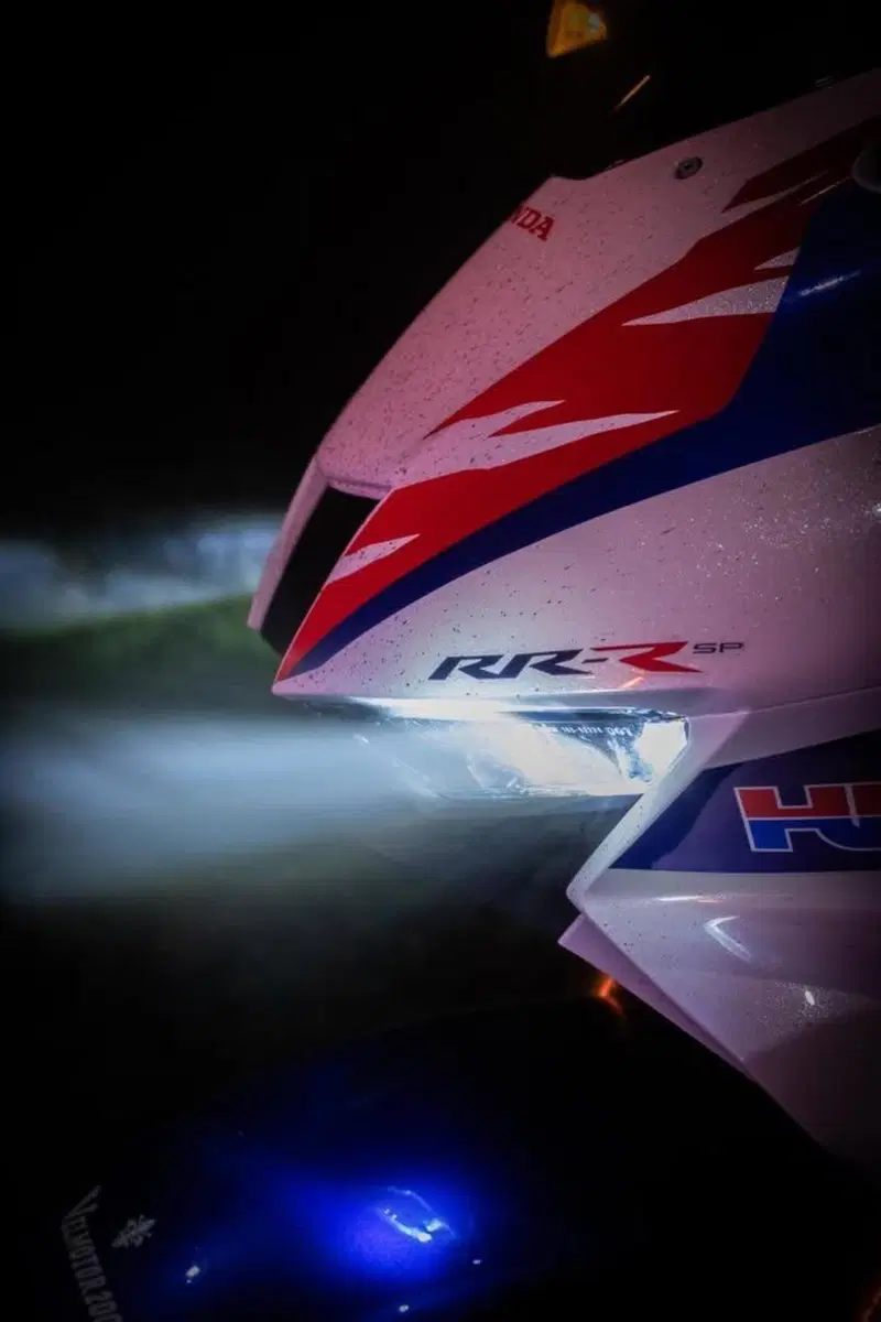 Honda CBR 1000 RR-R Fireblade SP 30th Anniversary (2022 - 23) (2)