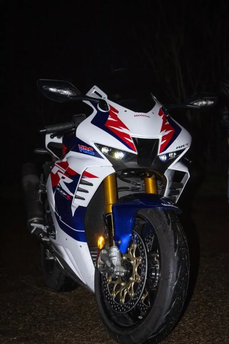 Honda CBR 1000 RR-R Fireblade SP 30th Anniversary (2022 - 23) (6)