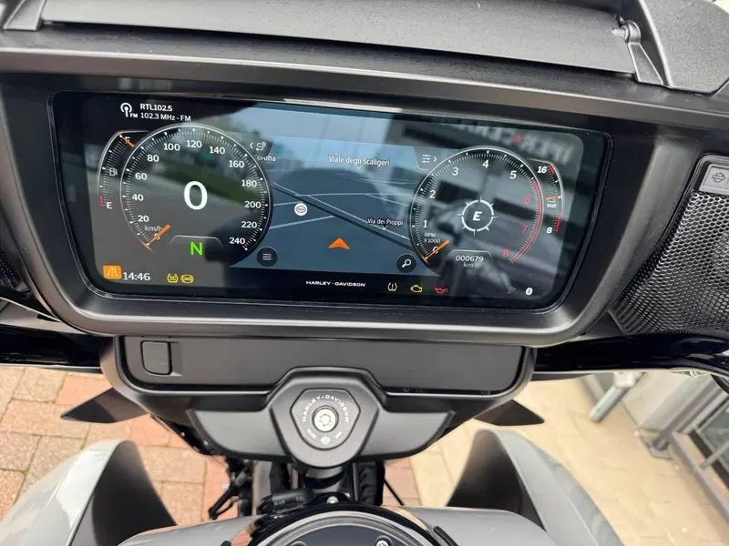 Harley-Davidson Street Glide Ultra (2025) (5)