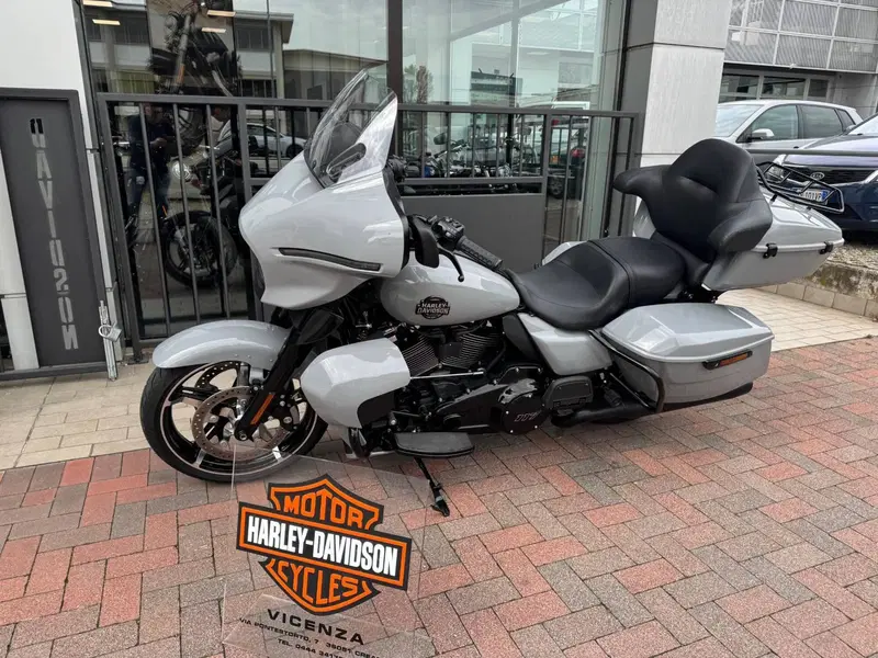 Harley-Davidson Street Glide Ultra (2025) (2)