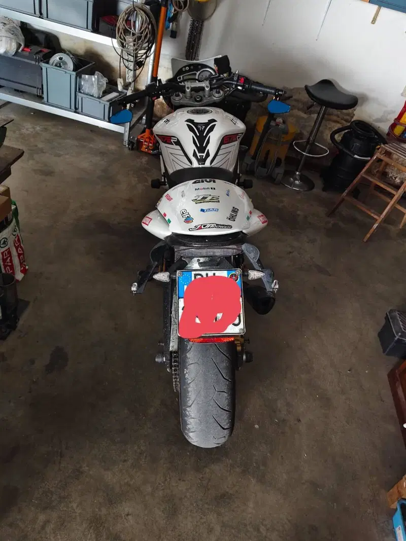 Triumph Street Triple R (2009 - 12) (4)