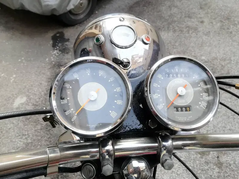 Triumph BONNEVILLE 650 T 120 (3)
