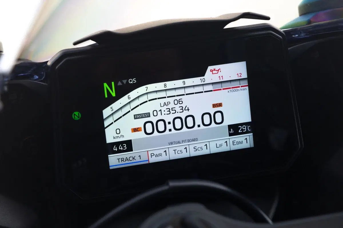 Yamaha YZF R7 (26)
