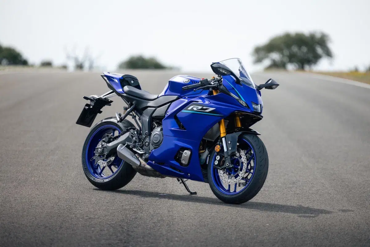 Yamaha YZF R7 (34)