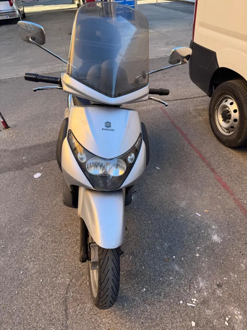 Piaggio Beverly 250 (2004 - 05)