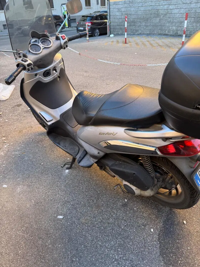 Piaggio Beverly 250 (2004 - 05) (6)