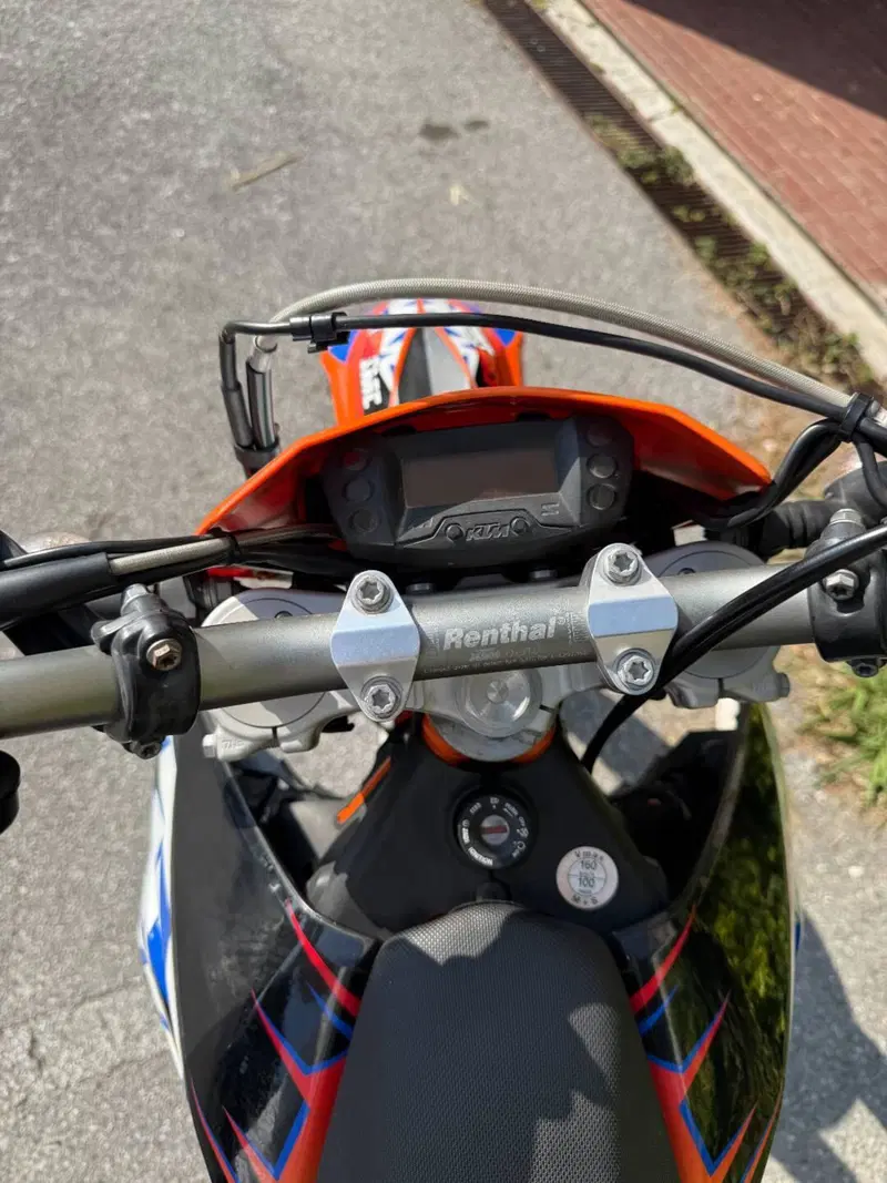 KTM 690 Enduro R (2009 - 11) (6)