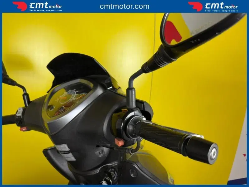 Kymco Agility 200i R16 + (2019 - 20) (10)