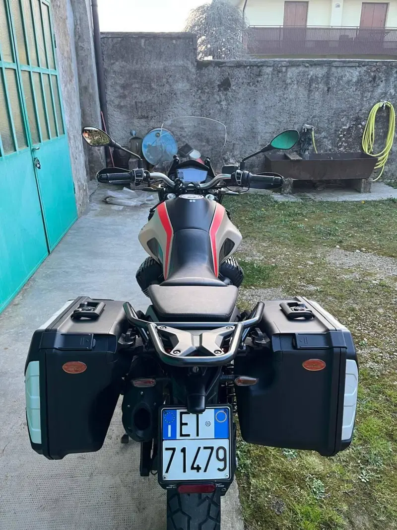 Moto Guzzi V85 TT Travel (2020) (2)