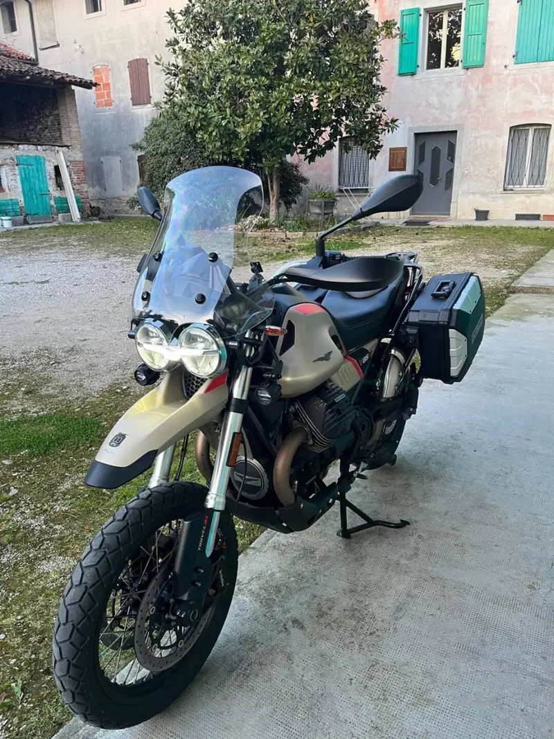 Moto Guzzi V85 TT Travel (2020) (5)