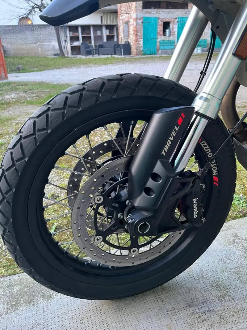 Moto Guzzi V85 TT Travel (2020) (6)