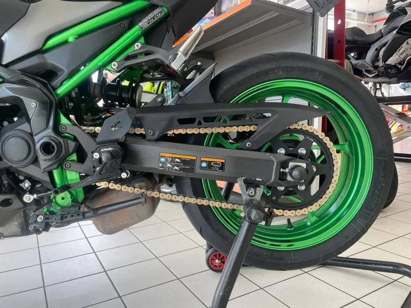 Kawasaki Z 900 (2021 - 24) (2)