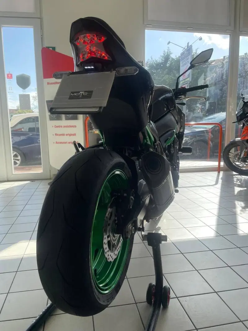 Kawasaki Z 900 (2021 - 24) (8)