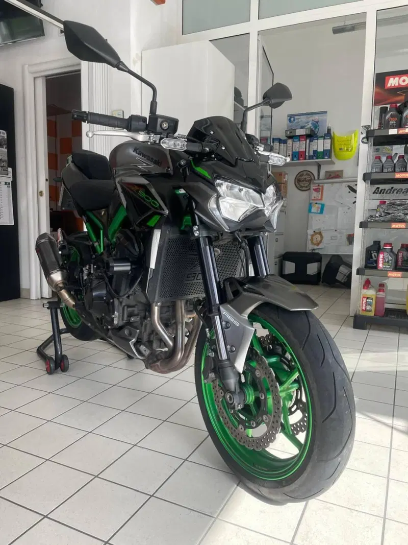 Kawasaki Z 900 (2021 - 24) (11)