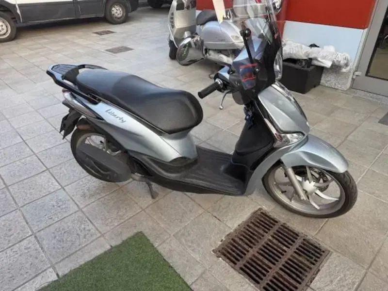 Piaggio Liberty 50 3V (2021 - 24) (4)