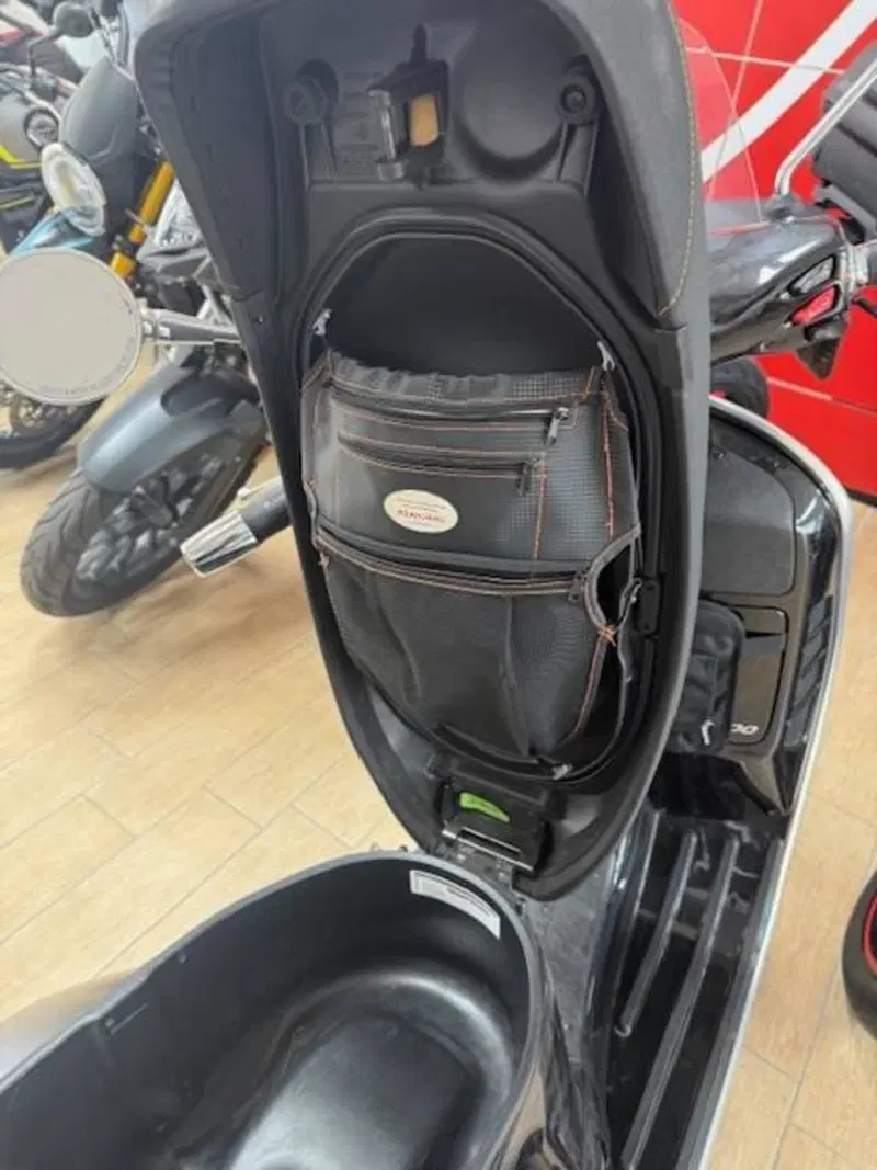 Vespa GTS 300 Hpe Super Tech (2019) (10)