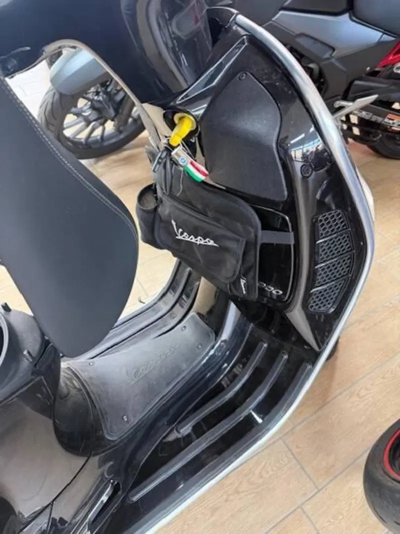 Vespa GTS 300 Hpe Super Tech (2019) (11)