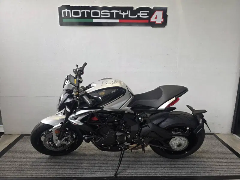 MV Agusta Dragster 800 RR Ottantesimo (2025 - 26) (2)