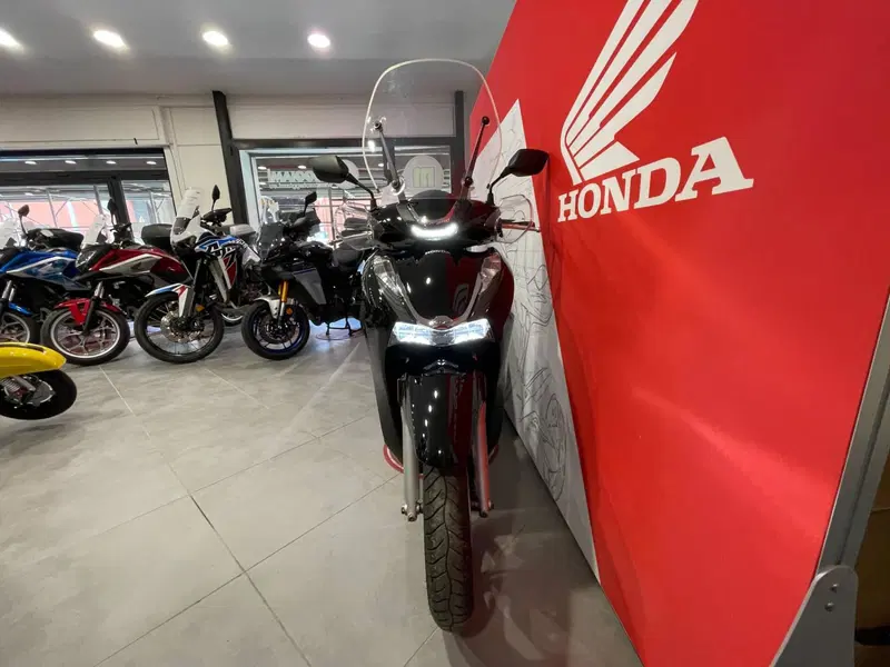Honda SH 350 (2021 - 24) (8)