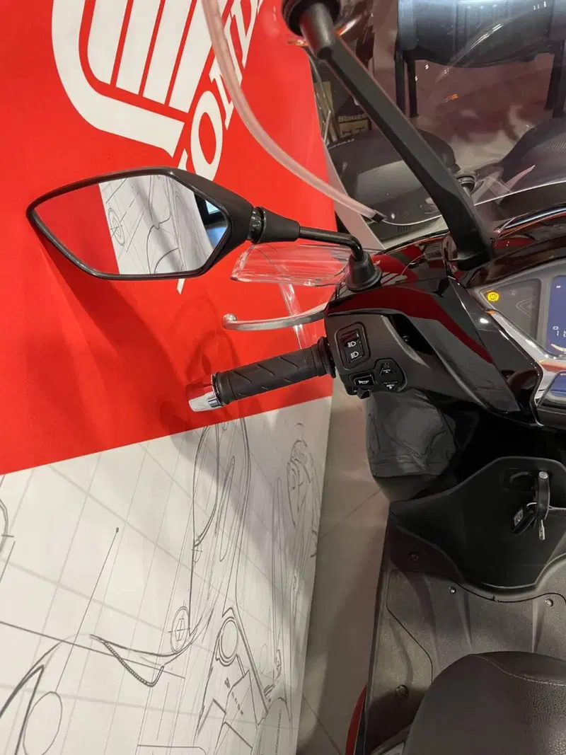 Honda SH 350 (2021 - 24) (13)