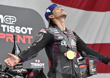 Martin: La vita insegna che puoi passare dallo champagne all'ospedale. Ho imparato che tutto passa