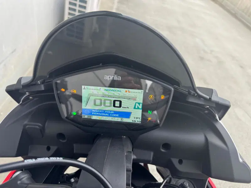 Aprilia Tuono 660 Factory (2022 - 24) (2)