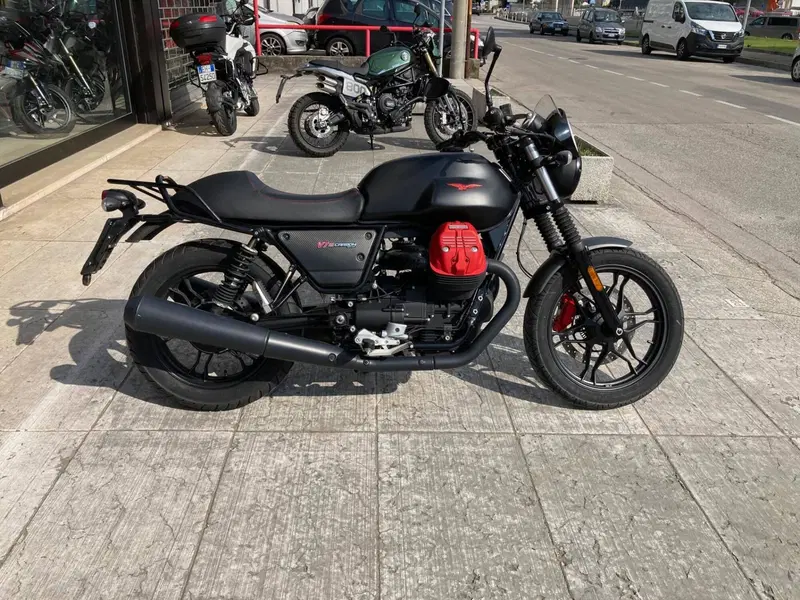 Moto Guzzi V7 III Carbon (2018 - 20)