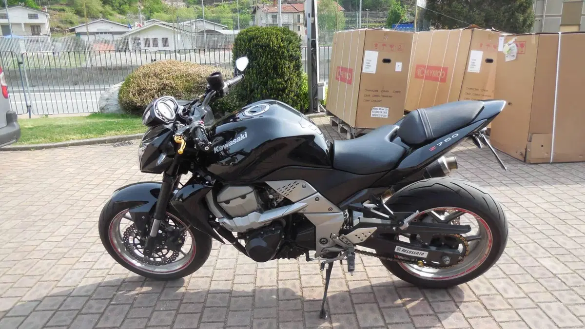 Kawasaki Z 750 (2007 - 14) (2)