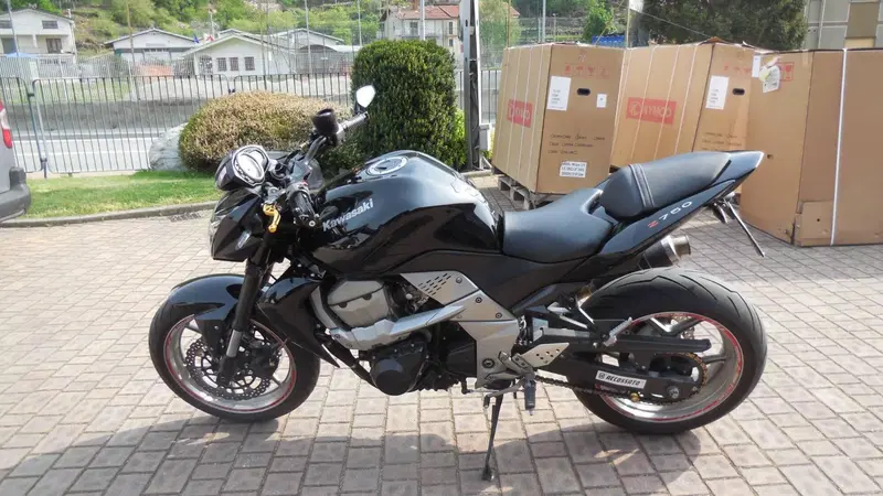 Kawasaki Z 750 (2007 - 14) (2)