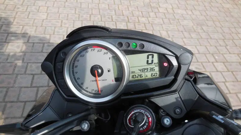 Kawasaki Z 750 (2007 - 14) (4)